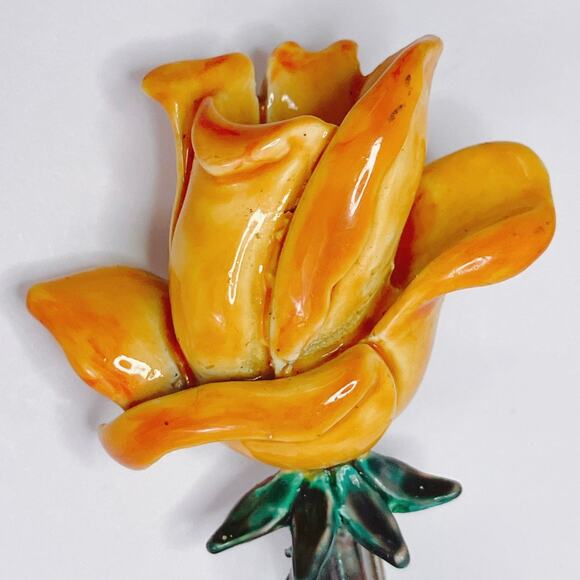 Vintage 1970s Yellow Enamel Rose Brooch Gold Tone Floral Pin Fun Flower Power - Picture 3 of 9